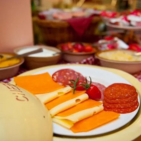 The Travel And Πανσιόν Σκάρμπορο