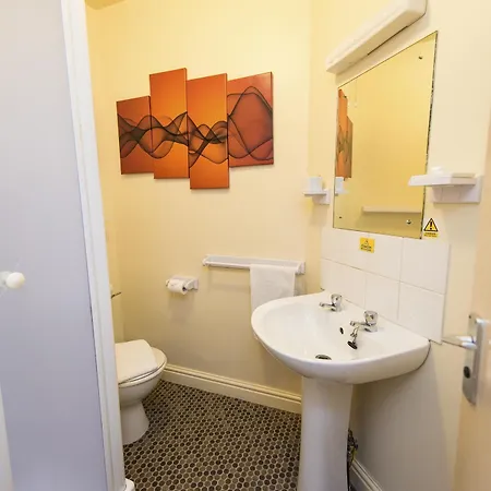 The Travel And Guest house 3*