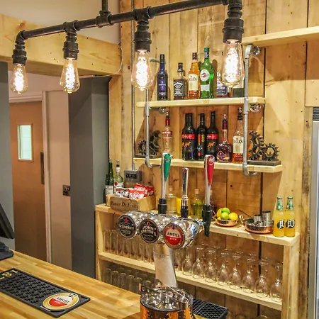 The Travel And Σκάρμπορο