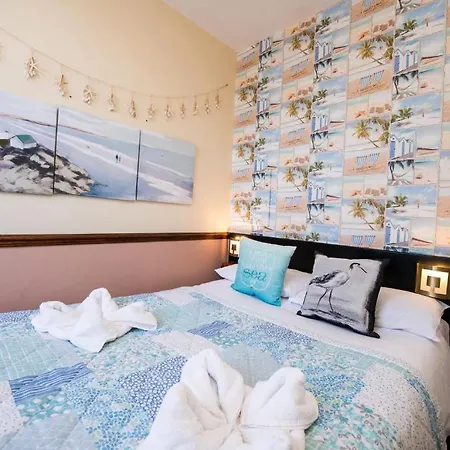 The Travel And Πανσιόν Σκάρμπορο