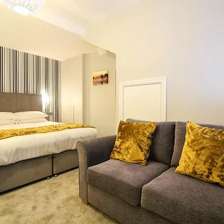 The Travel And Guest house 3*