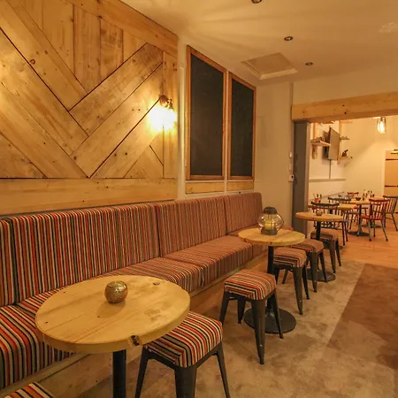 The Travel And Vendégház 3*