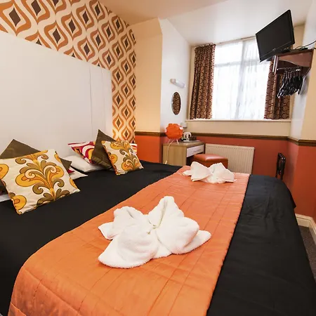 The Travel And スカーバラ