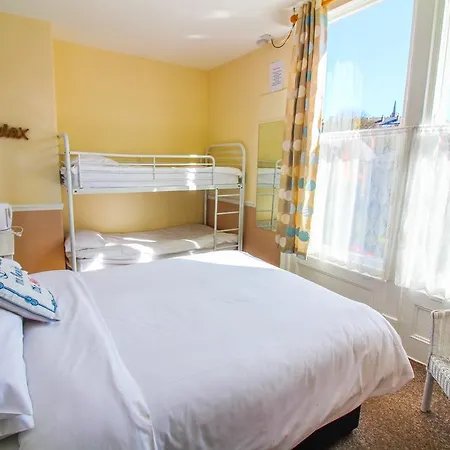 The Travel And 3* スカーバラ